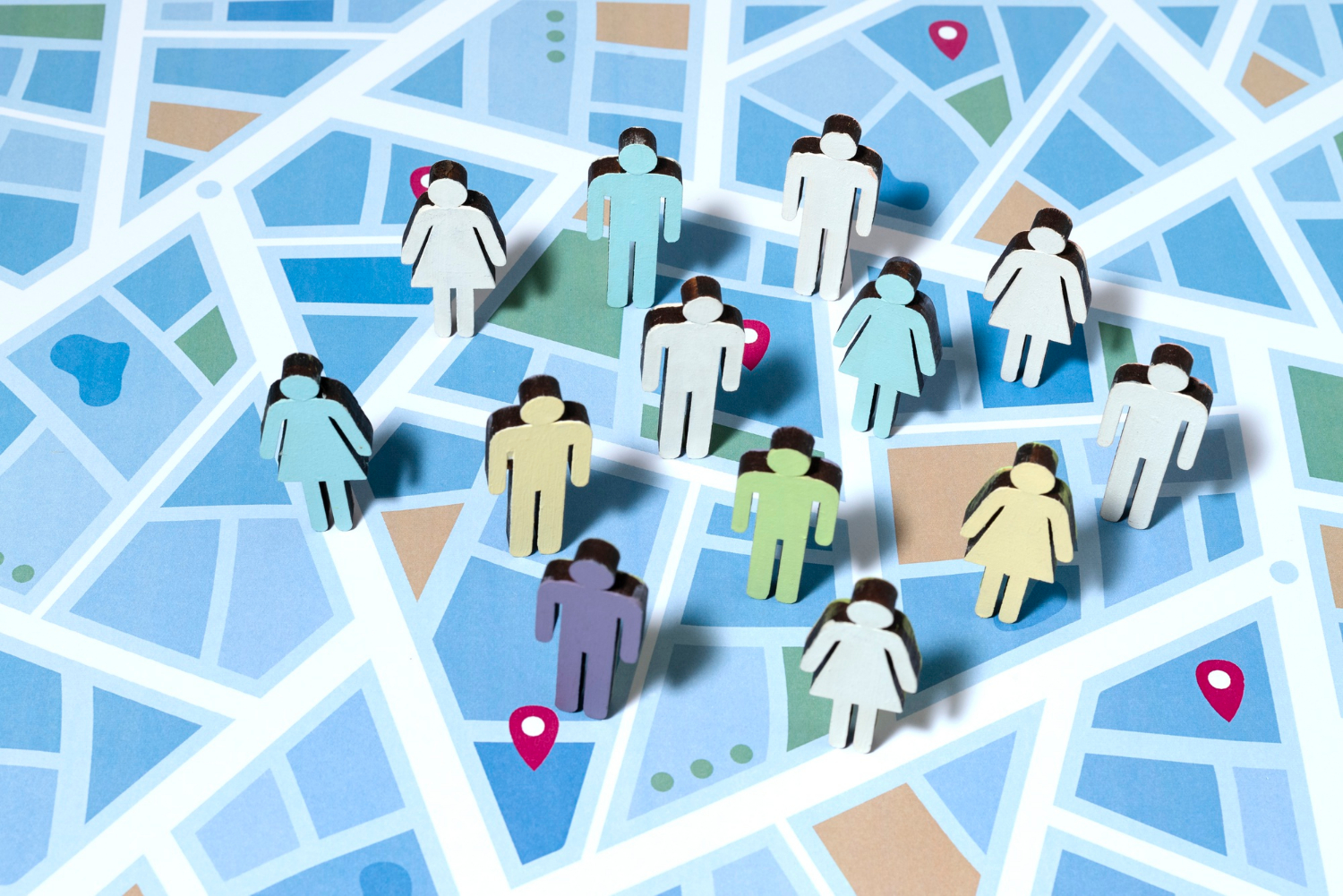 Riprova Sociale: Guida Definitiva al Principio di Persuasione di Cialdini