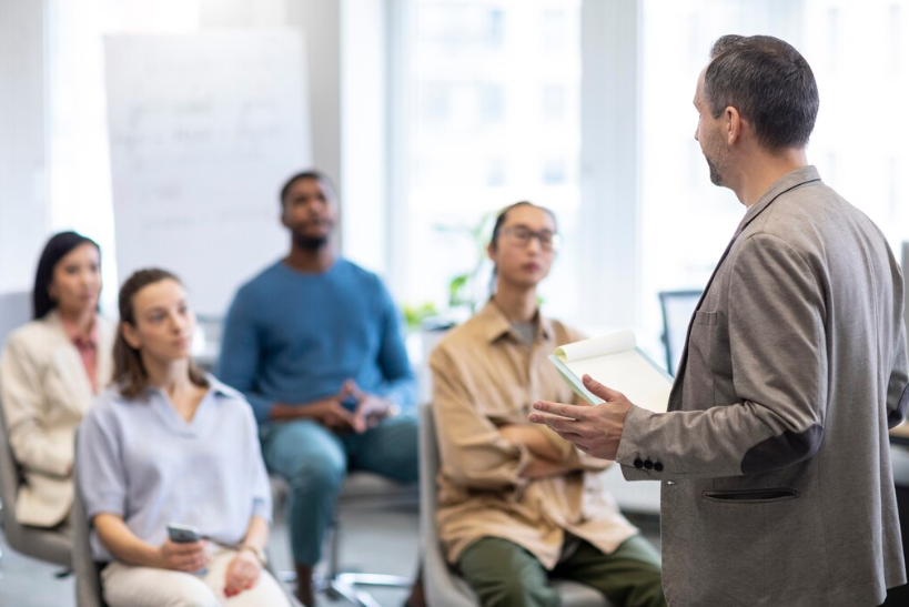 Marketing Per Coaching: Strategie Avanzate Per Trovare Clienti E Scalare Online