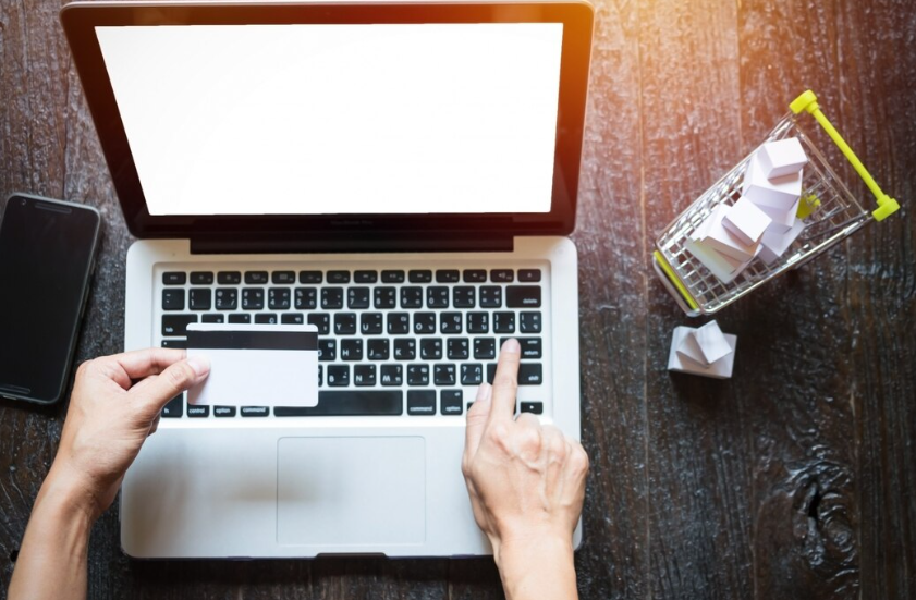 Cosa Vendere Online nel 2026: Guida ai Prodotti e Trend Emergenti